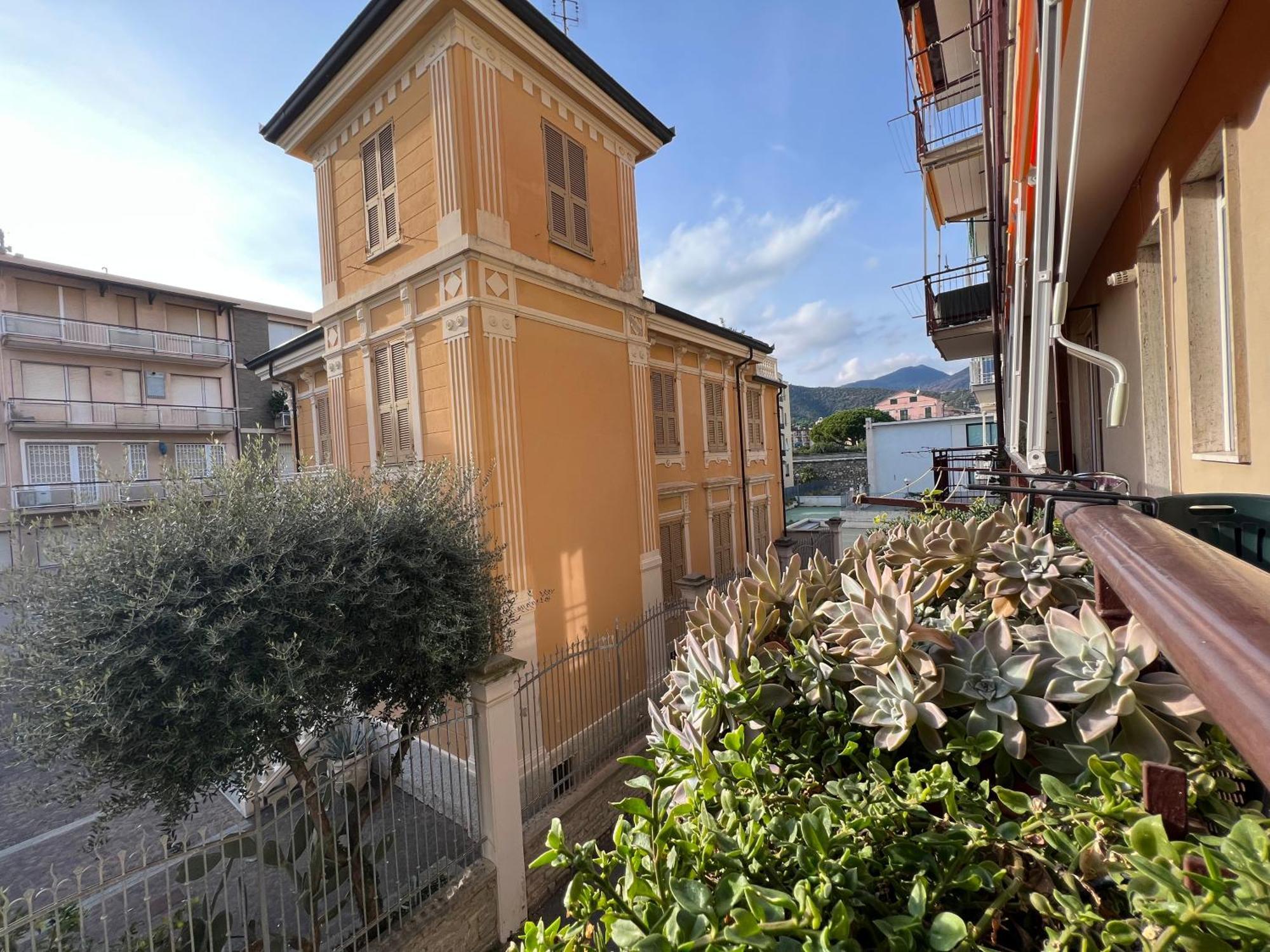 La Stella Marina - 150 Metri Dal Mare Con Box Auto Lägenhet Spotorno Exteriör bild